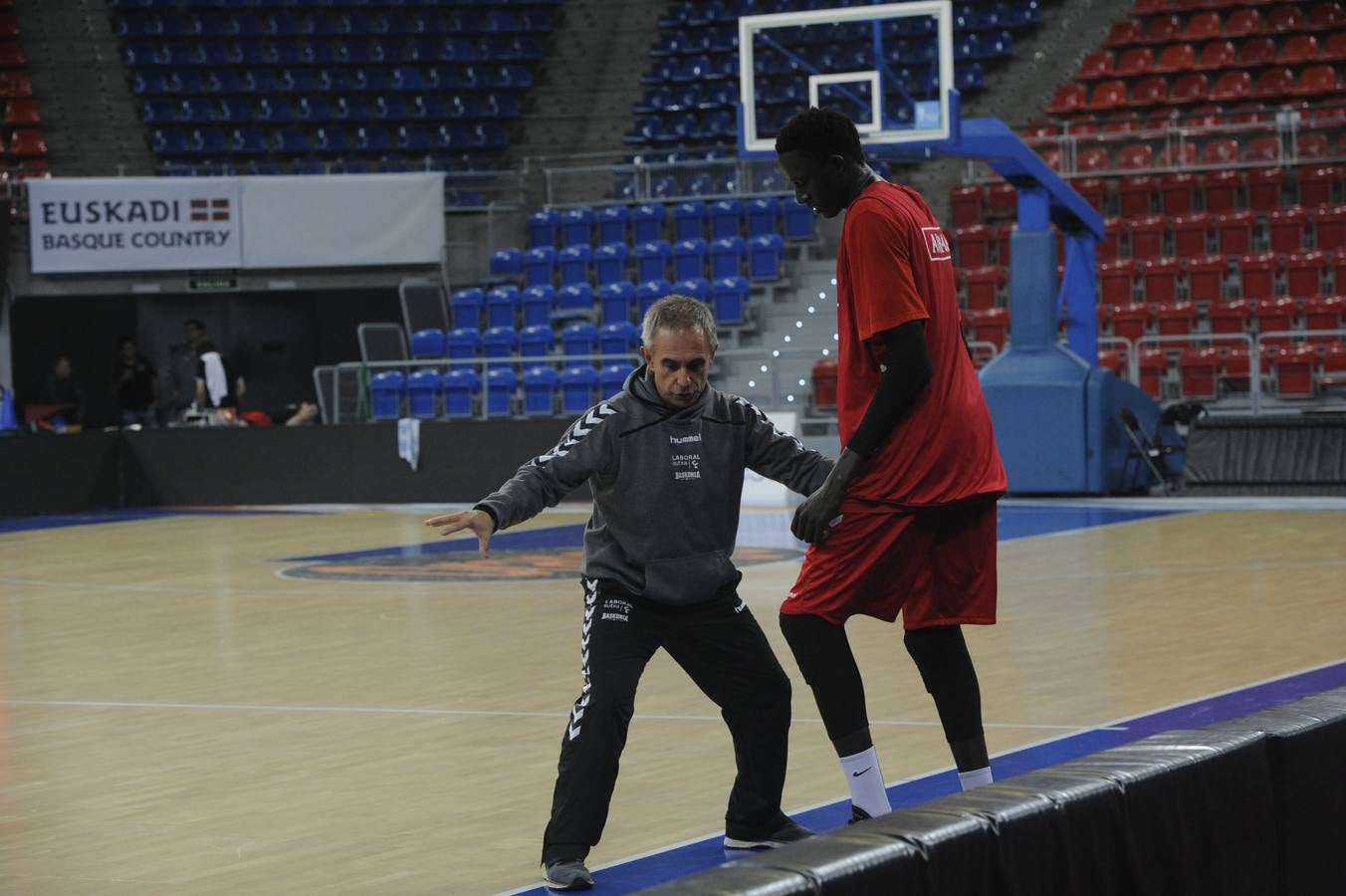 Primer entrenamiento abierto del Baskonia