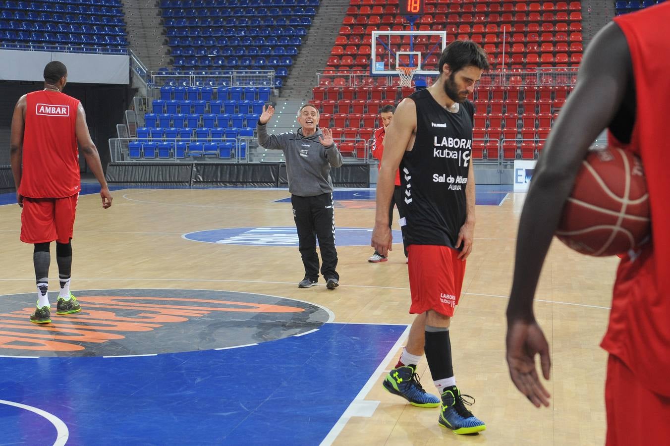 Primer entrenamiento abierto del Baskonia