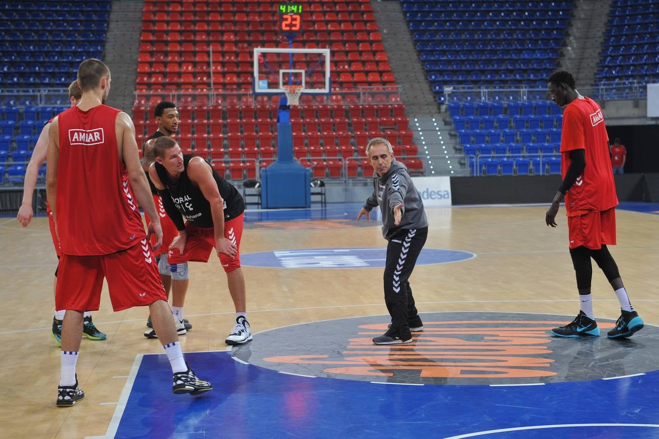 Primer entrenamiento abierto del Baskonia