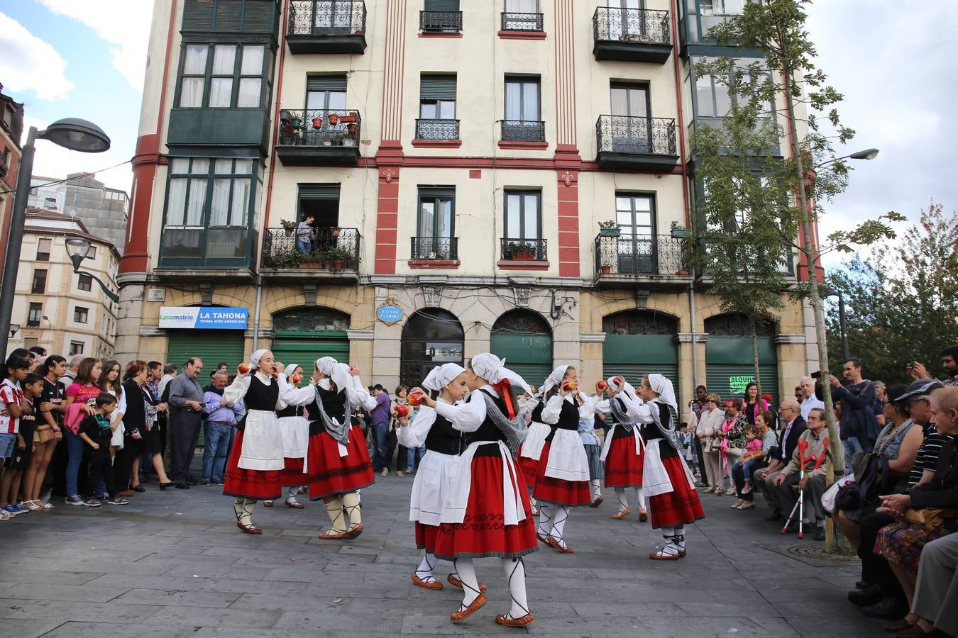 Homenaje a Usparitza y Azkuna