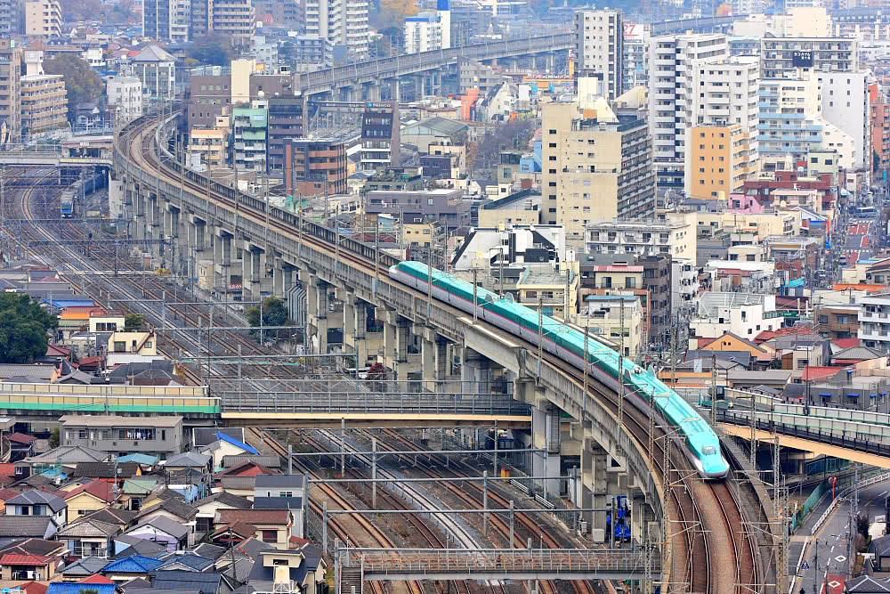 Las líneas de alta velocidad necesitan viaductos para salvar obstáculos incluso en el interior de las ciudades.