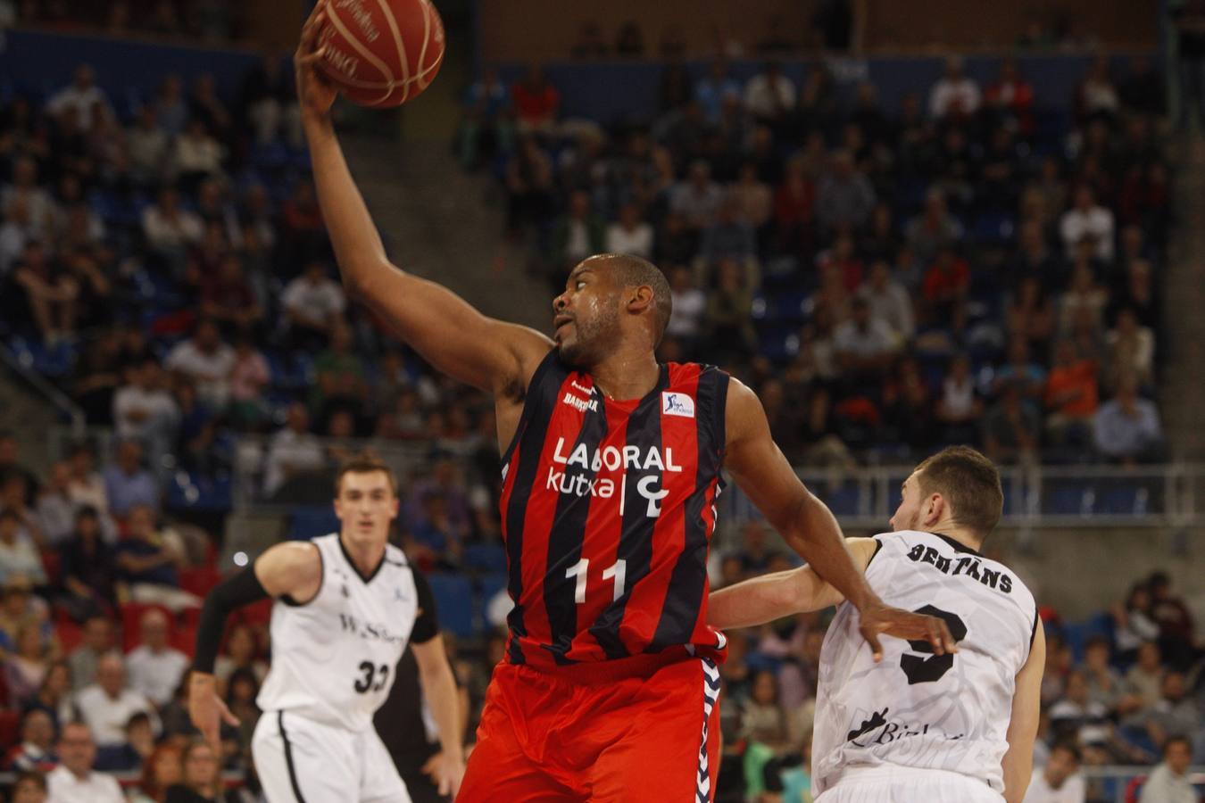 Las mejores imágenes del partido Laboral Kutxa-Bilbao Basket