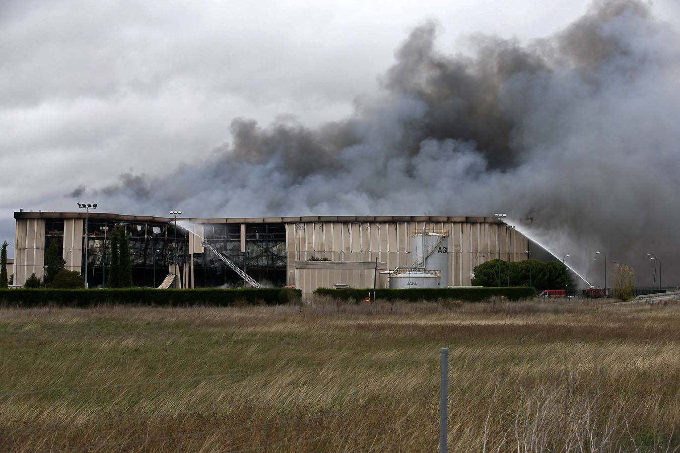 Arde la planta de Campofrío en Burgos