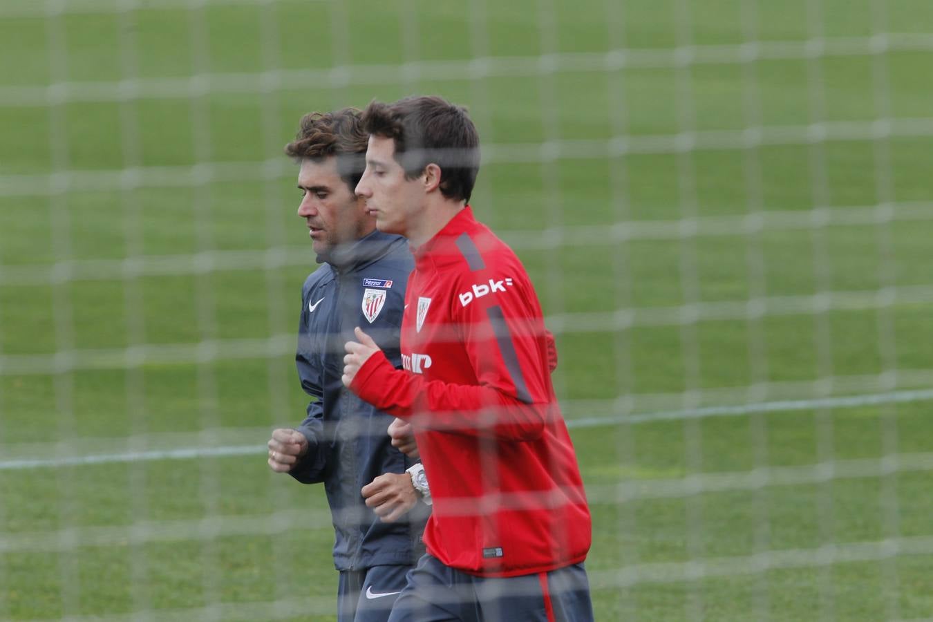 Entrenamiento del Athletic con Aduriz e Iraola al margen