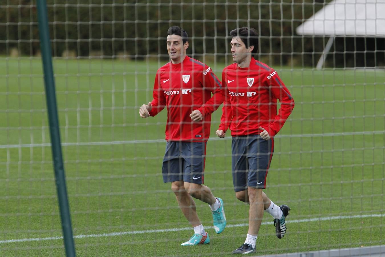 Entrenamiento del Athletic con Aduriz e Iraola al margen