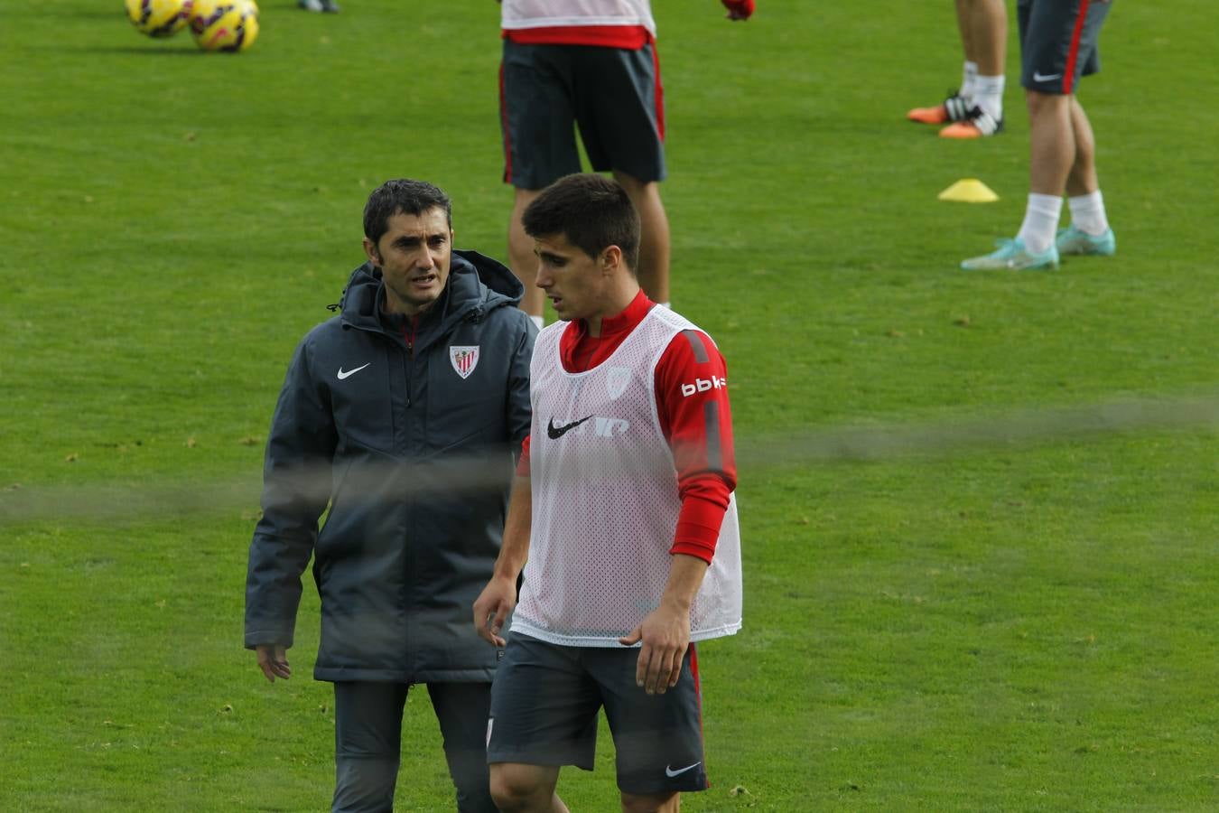 Entrenamiento del Athletic con Aduriz e Iraola al margen