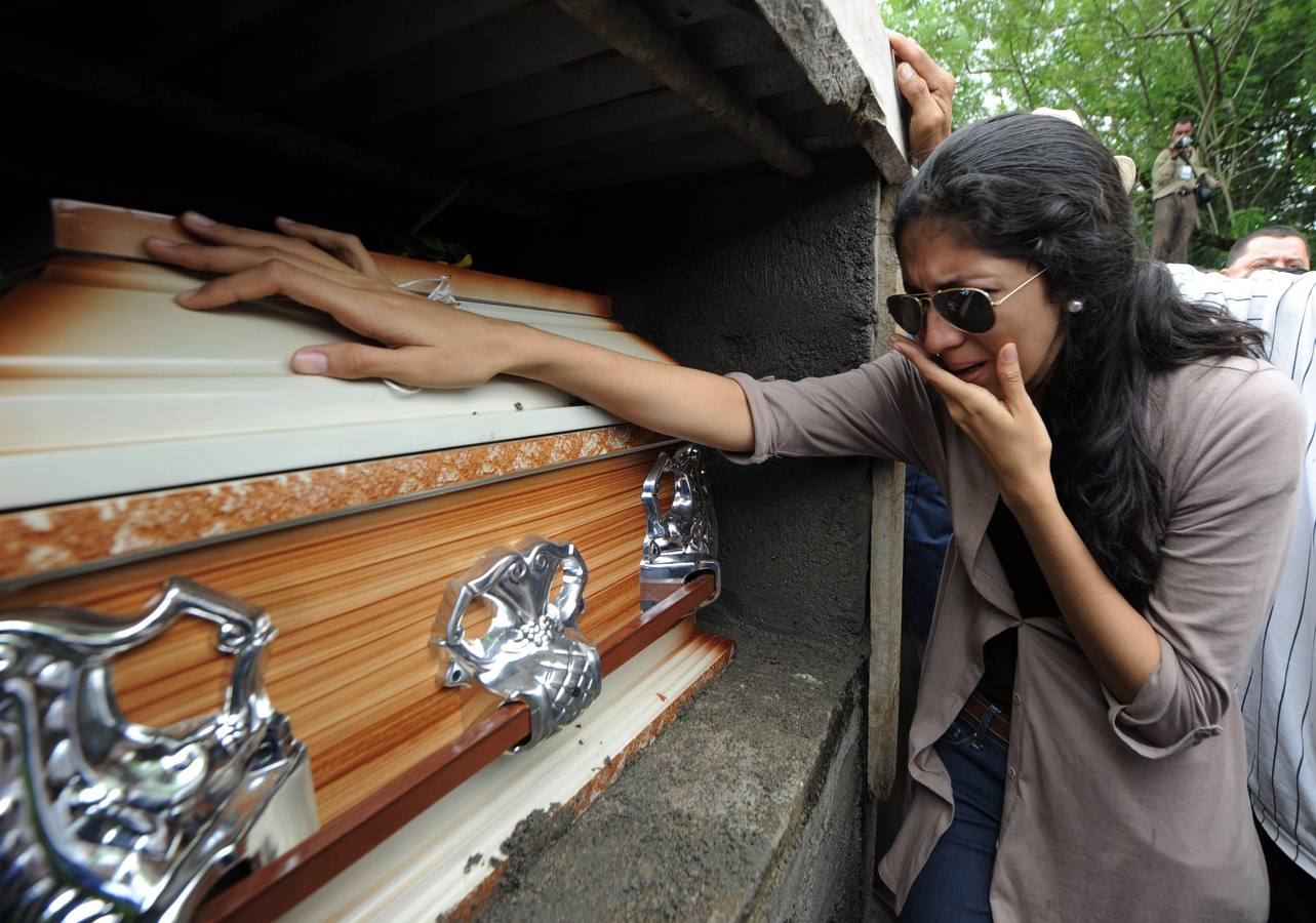 Despiden a Miss Honduras y su hermana en un emotivo funeral