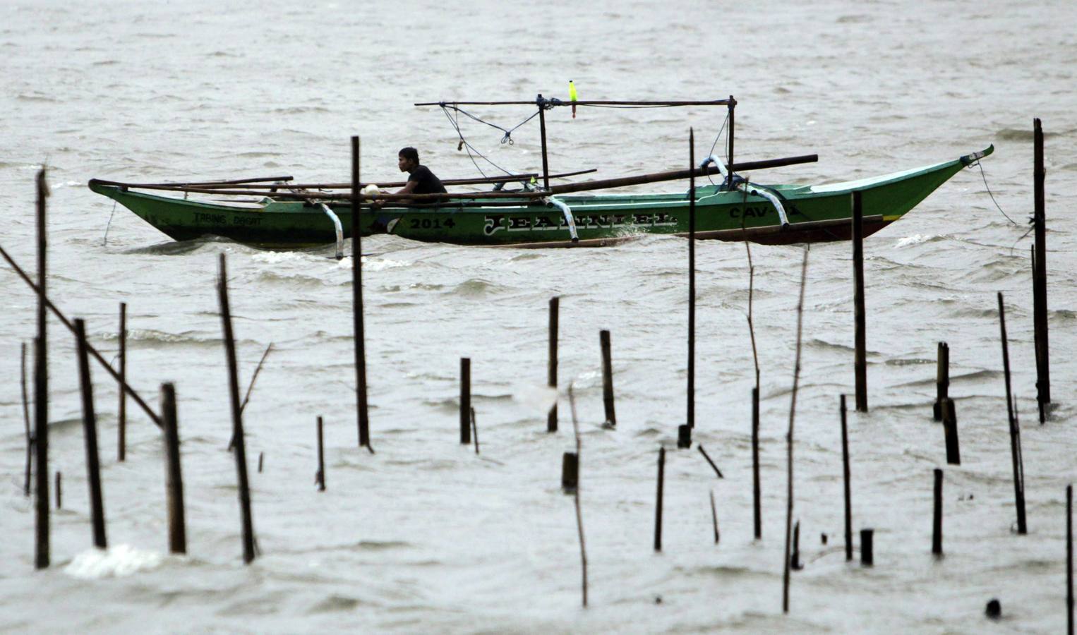 Miles de evacuados en Filipinas por el tifón Hagupit