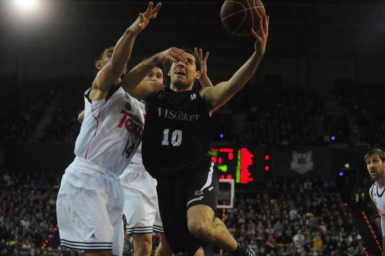 Todas las fotos del Bilbao Basket-Real Madrid