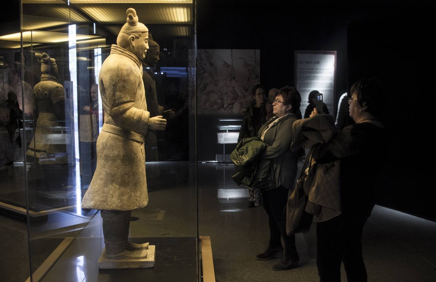 Grandes colas para ver los guerreros de Xian en el Euskalduna
