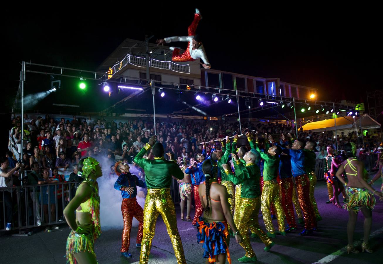 1.500 bailarines al ritmo de salsa