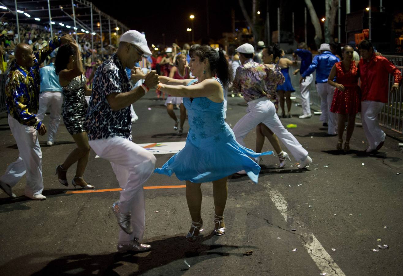 1.500 bailarines al ritmo de salsa