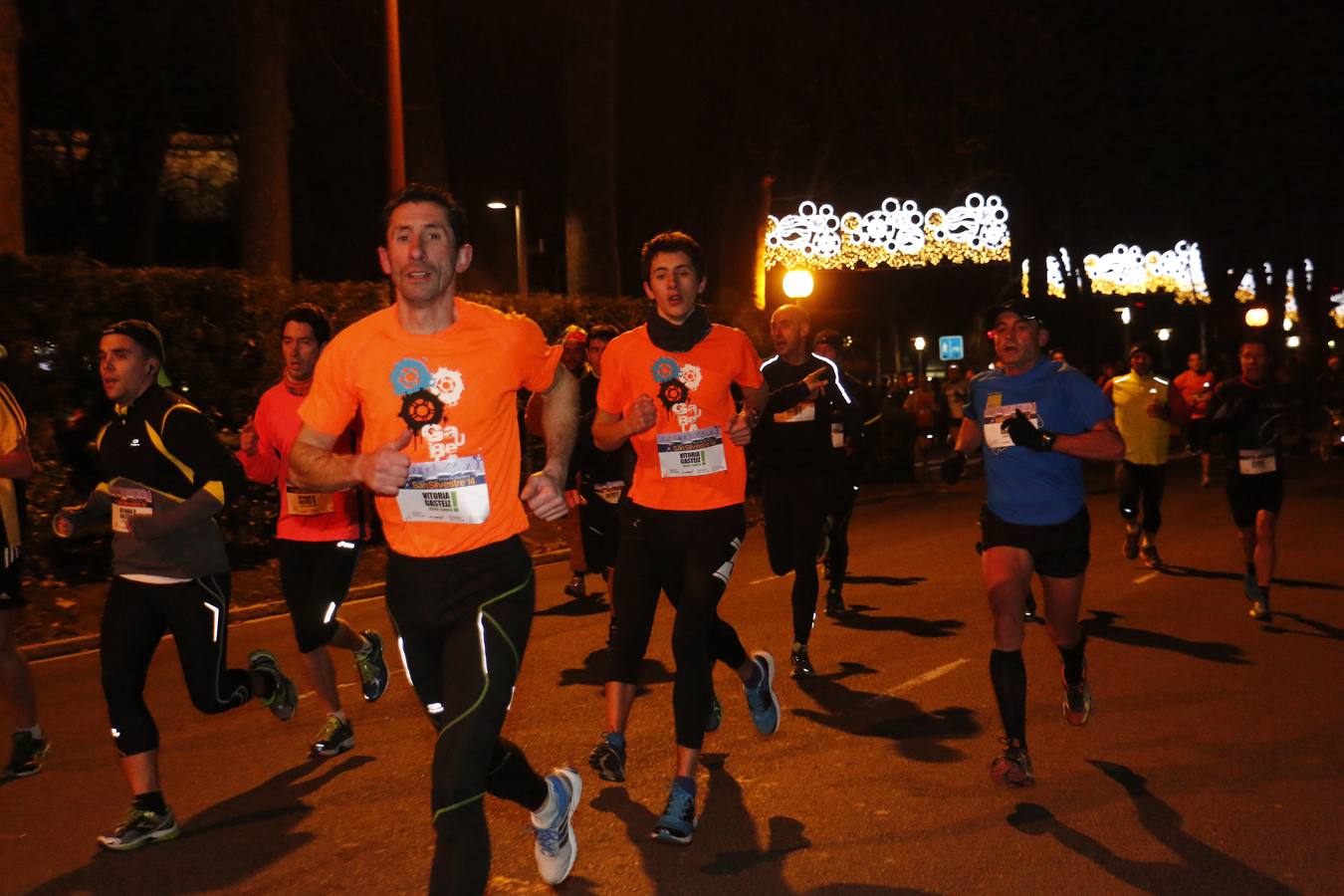 Fiesta y deportes en la San Silvestre de Vitoria