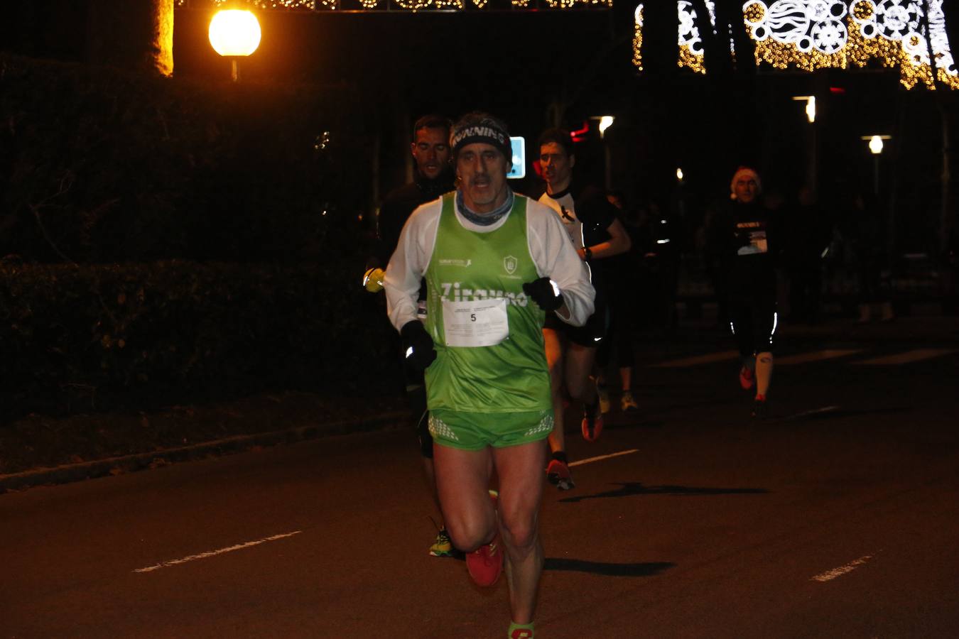 Fiesta y deportes en la San Silvestre de Vitoria