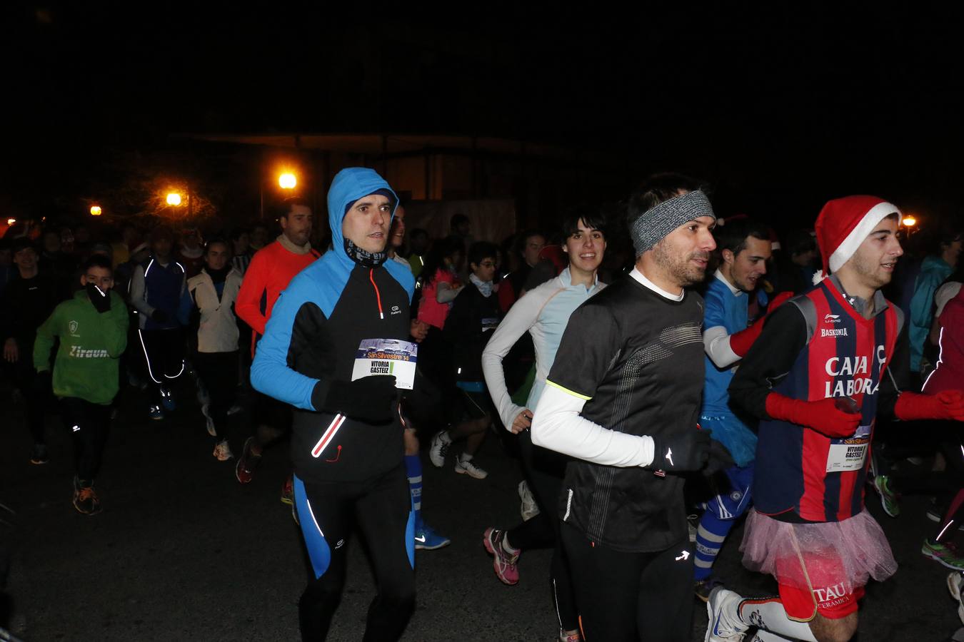 Fiesta y deportes en la San Silvestre de Vitoria