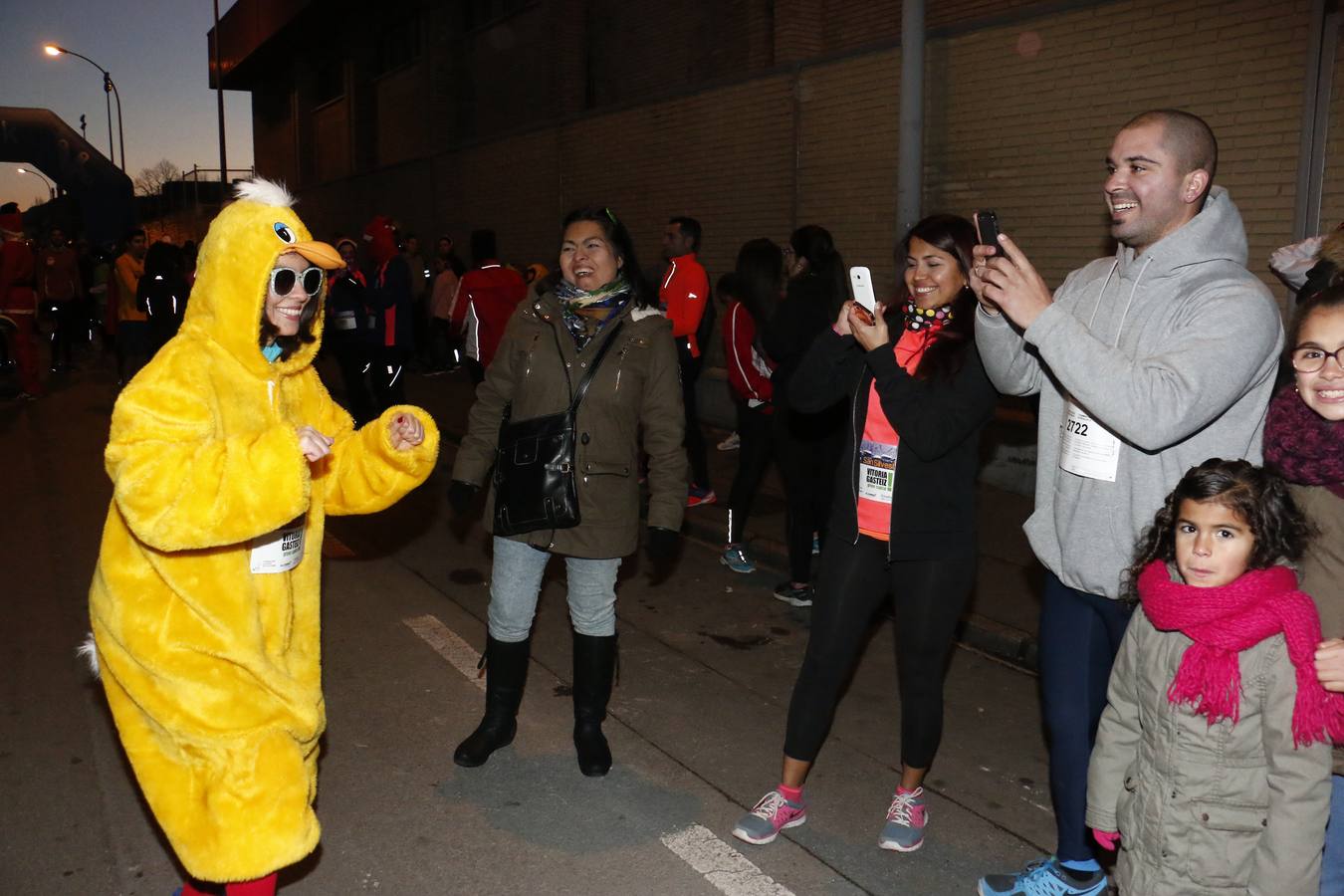 Fiesta y deportes en la San Silvestre de Vitoria
