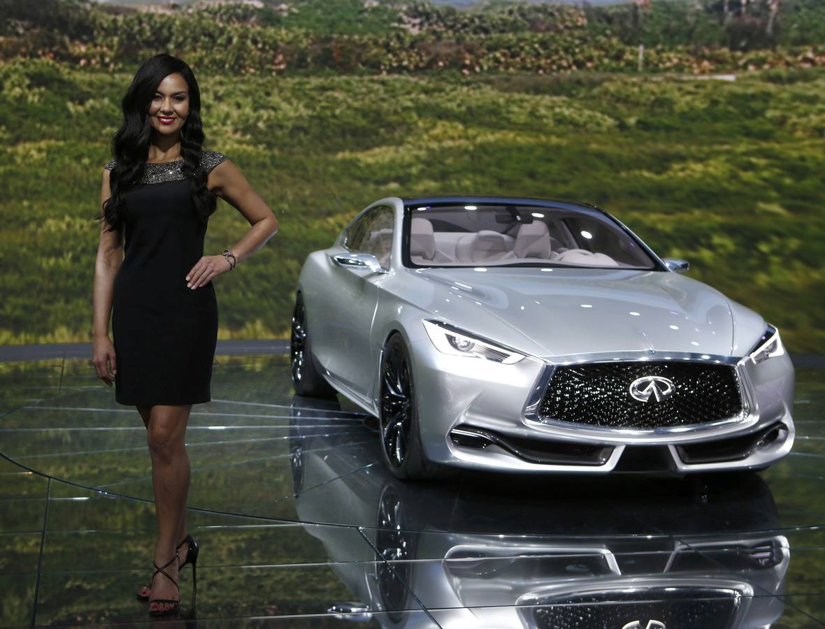 Coches de lujo en el salón del automóvil de Detroit