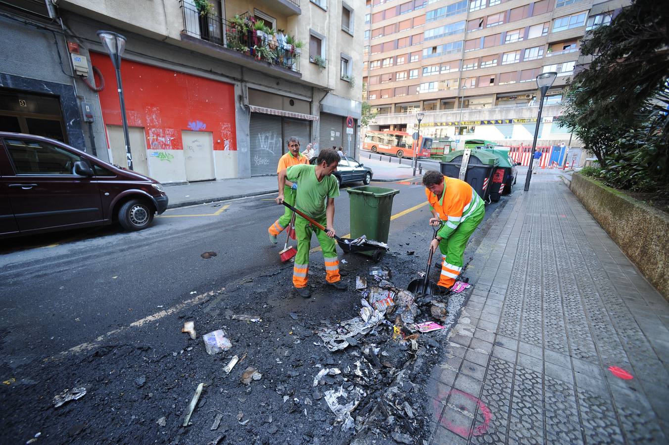 Los incidentes ocasionaron numerosos desperfectos en Rekalde y en céntricas calles de Bilbao.