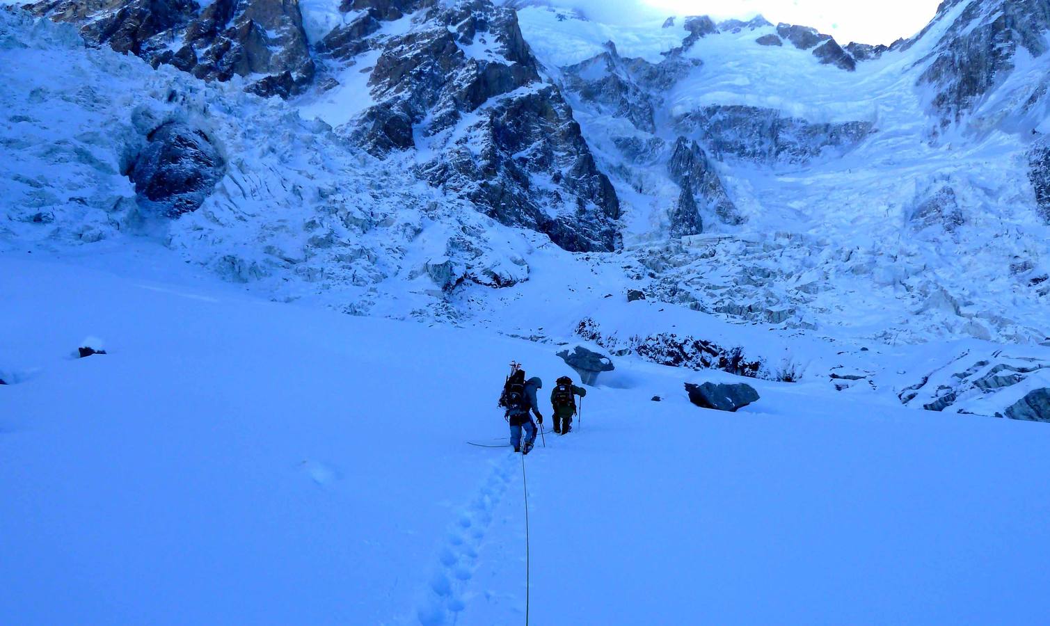 Alex Txikon, cada día más cerca del Nanga Parbat