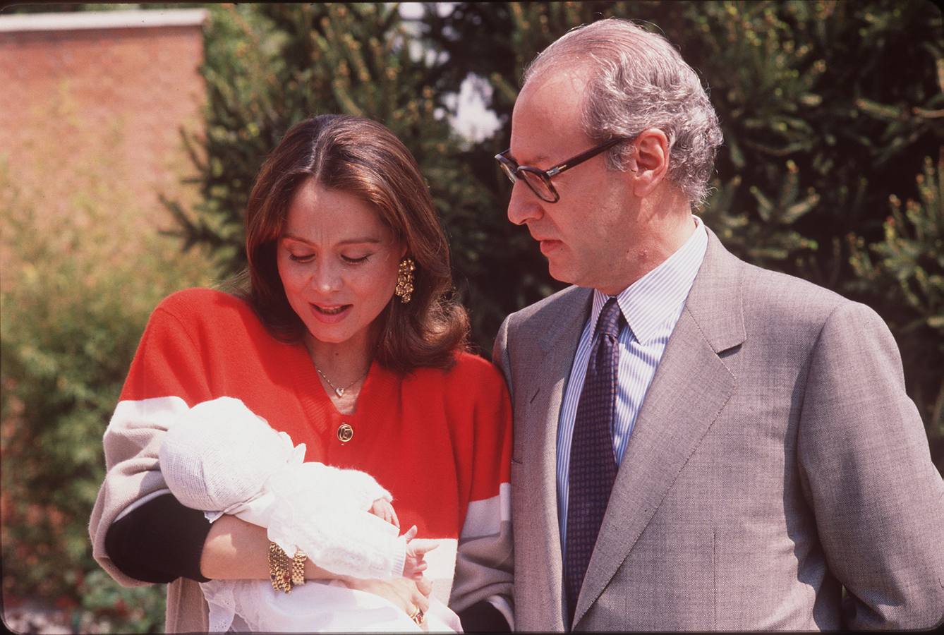 Presentación a los medios de la hija de Isabel Preysler y Miguel Boyer, Ana Boyer Preysler, en 1989