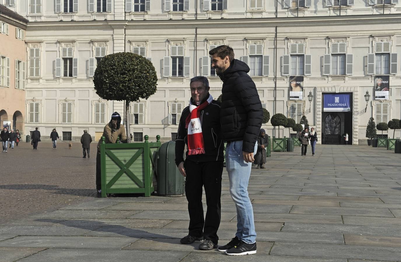 Llorente, con los aficionados del Athletic en Turín