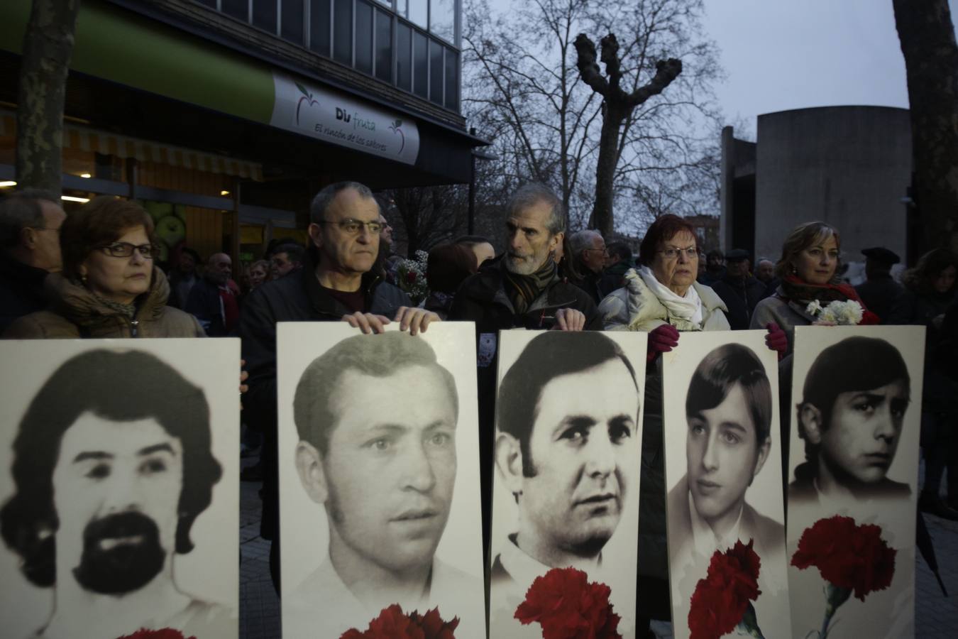 Vitoria recuerda a las víctimas del 3 dfe marzo