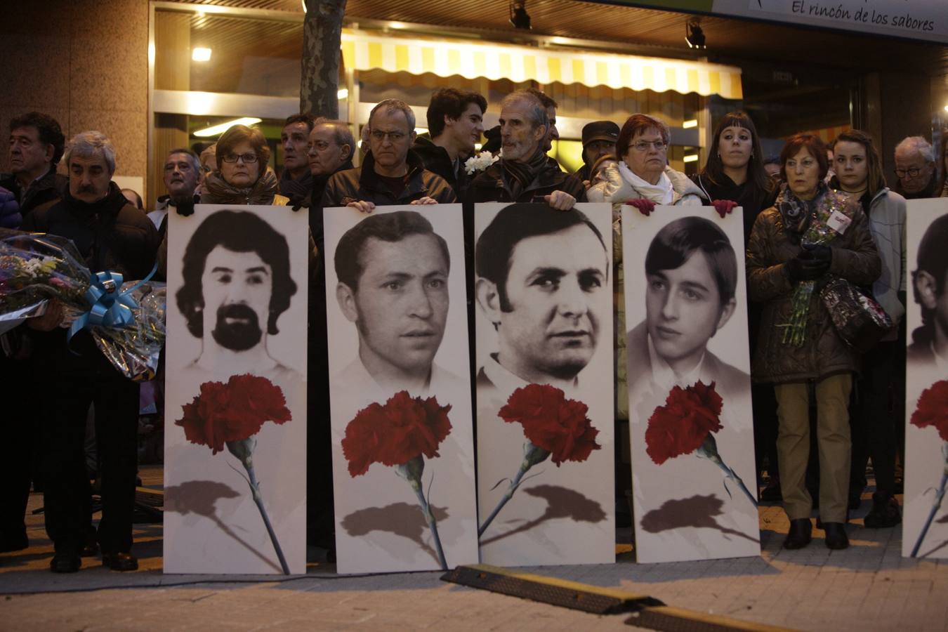 Vitoria recuerda a las víctimas del 3 dfe marzo