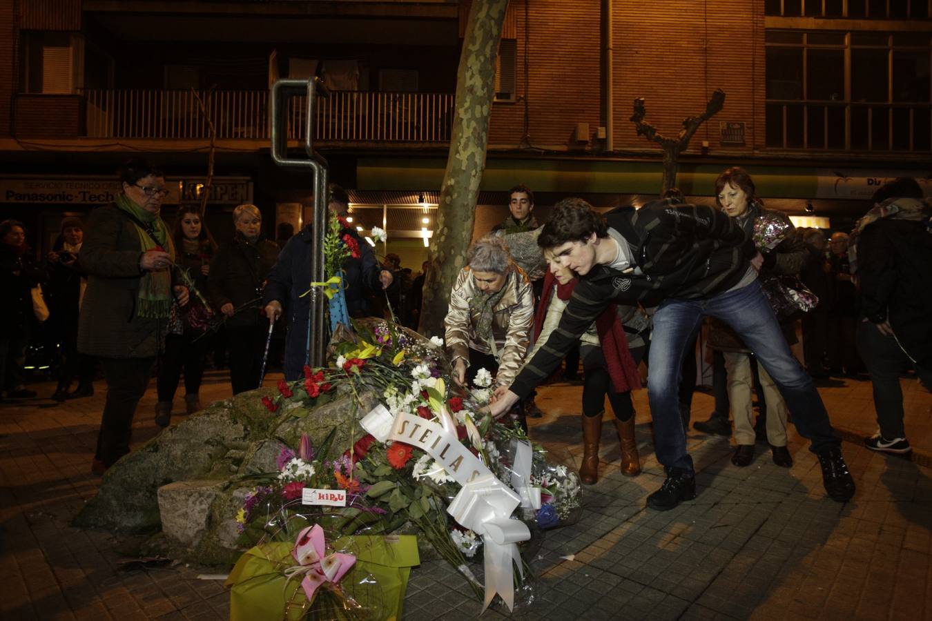 Vitoria recuerda a las víctimas del 3 dfe marzo