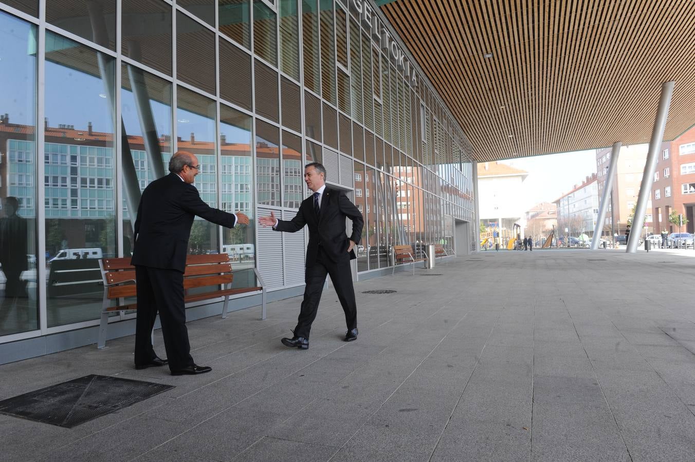 Acto inaugural de la nueva estación de autobuses de Vitoria