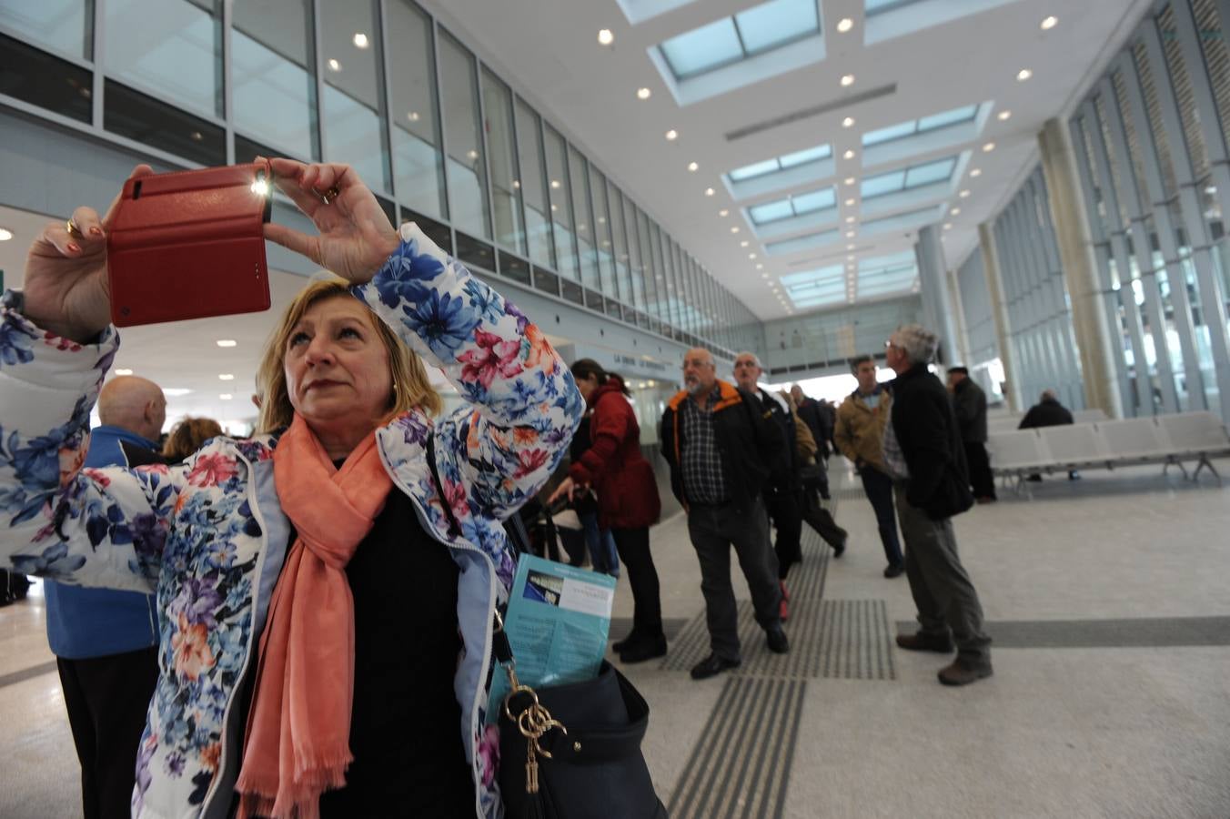 Expectación en la jornada de puertas abiertas de la nueva estación de autobuses