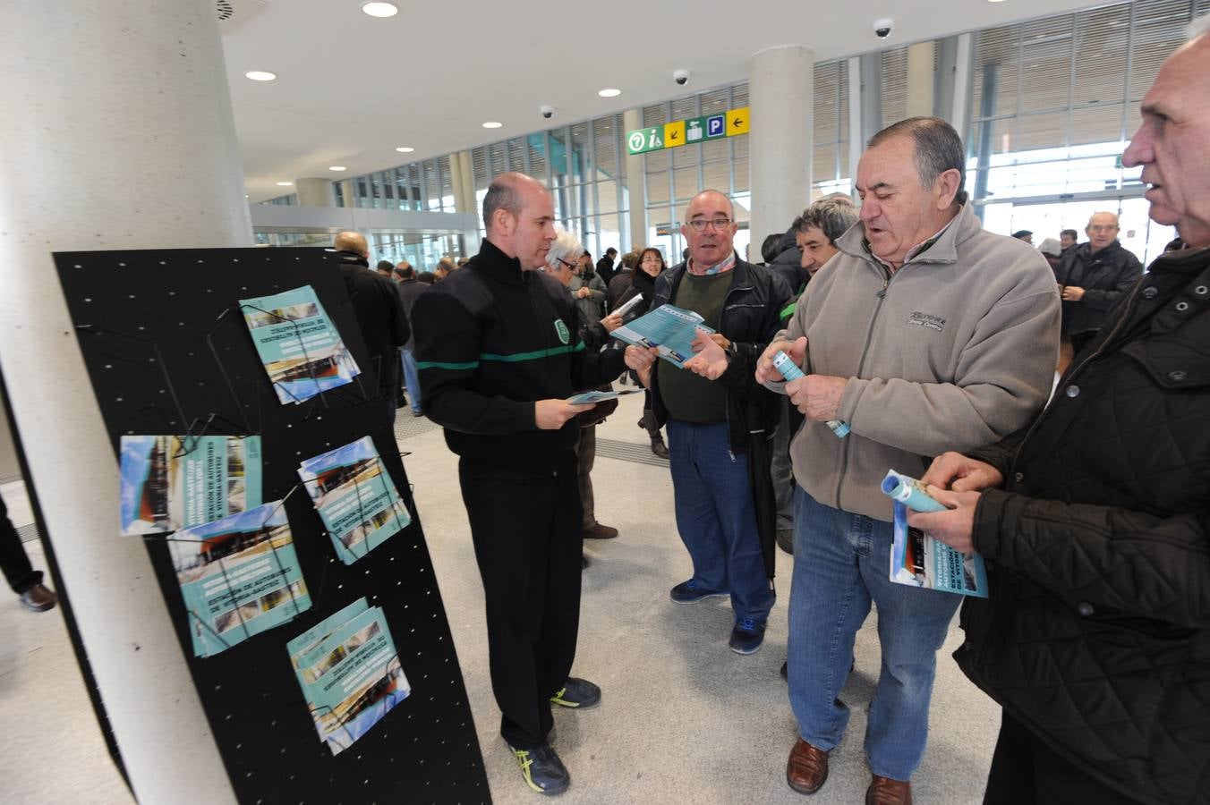 Expectación en la jornada de puertas abiertas de la nueva estación de autobuses