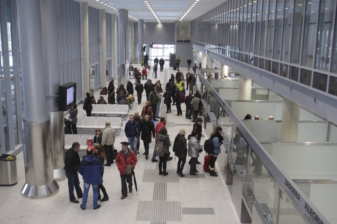 Primer día de la nueva estación de autobuses de Vitoria