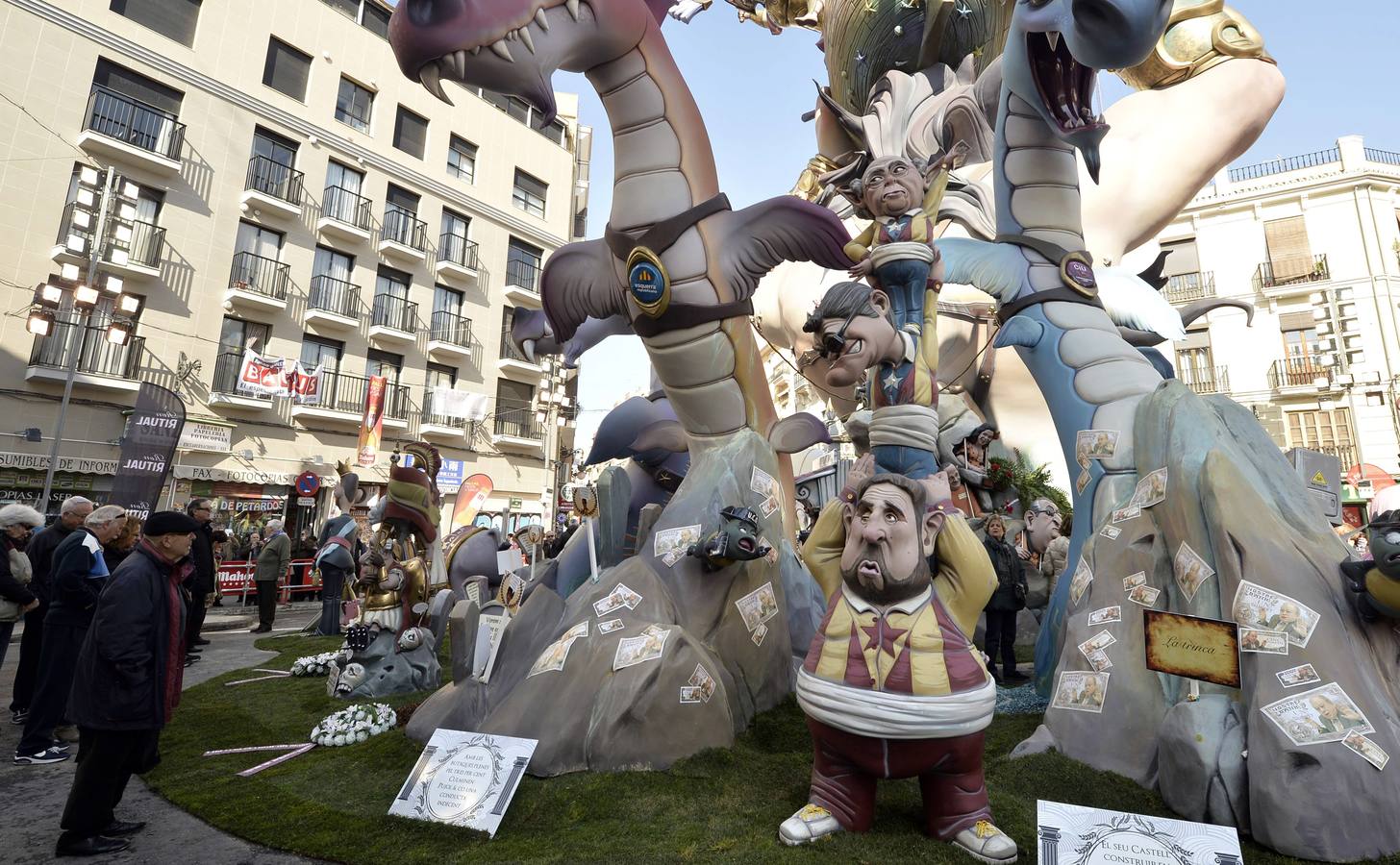 Las Fallas de Valencia, antes de la &#039;cremà&#039;