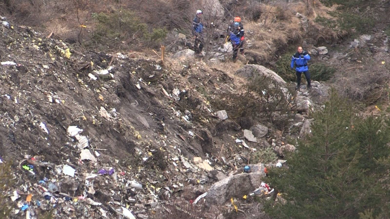 Restos del avión en la zona del accidente.