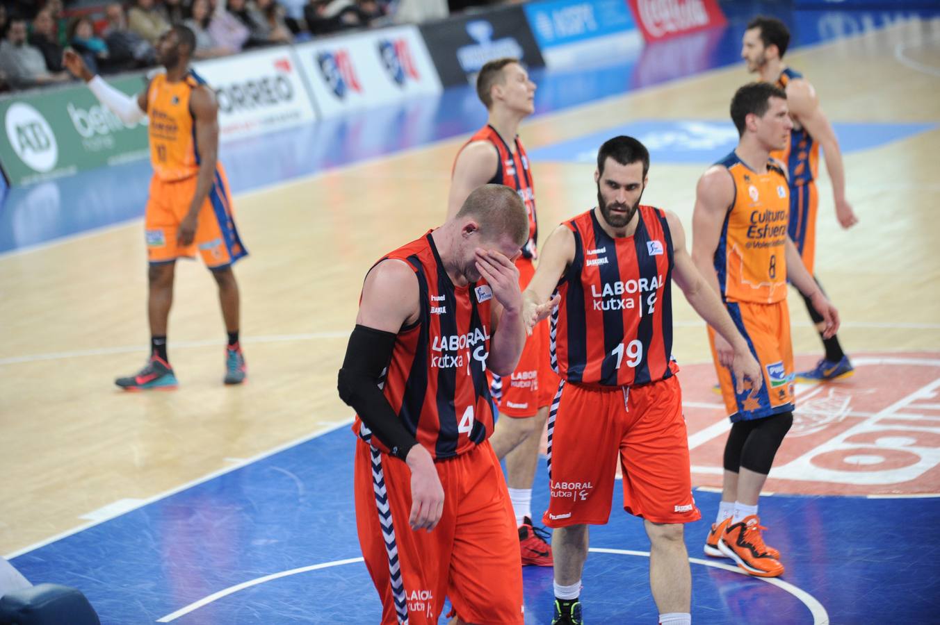 Las mejores imágenes del partido Laboral Kutxa-Valencia Basket