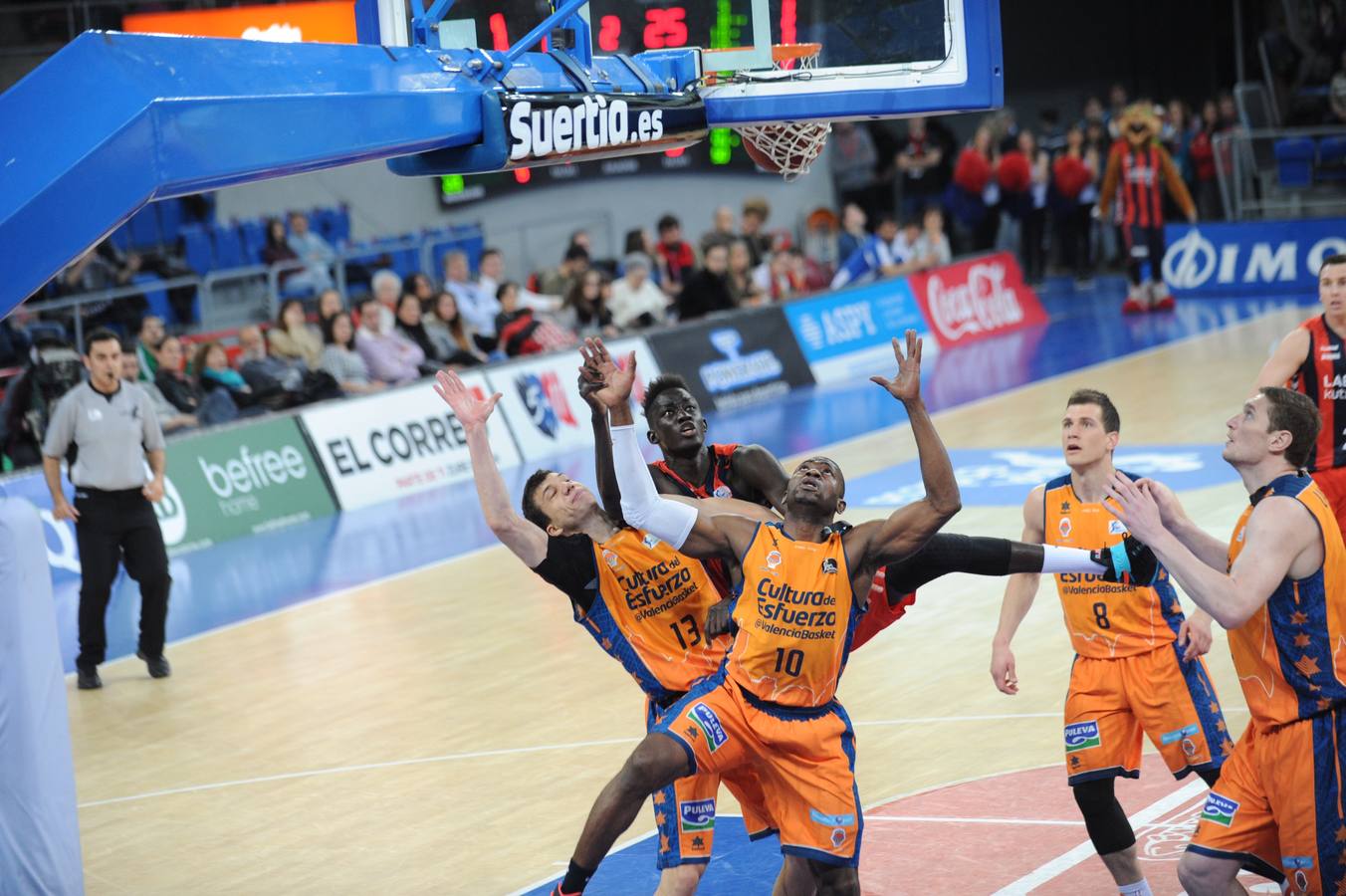 Las mejores imágenes del partido Laboral Kutxa-Valencia Basket