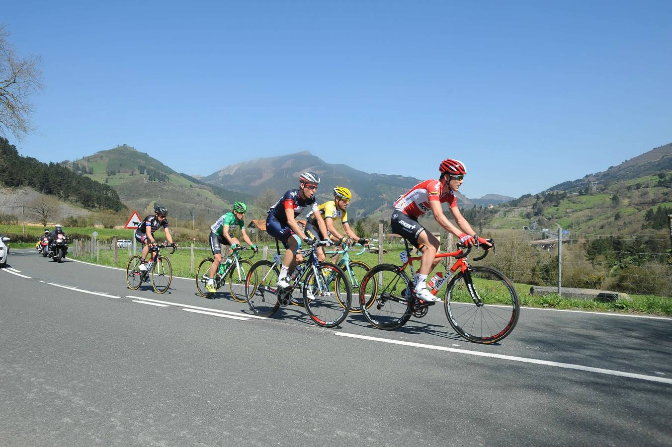 Un plante de cinco minutos para denunciar las caídas de ayer