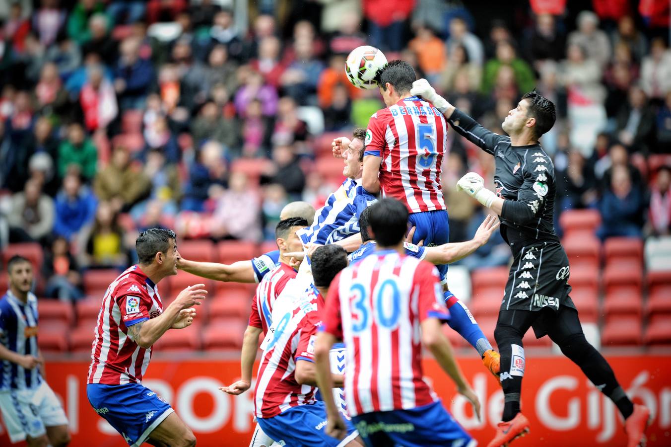 Sporting-Alavés, en imágenes