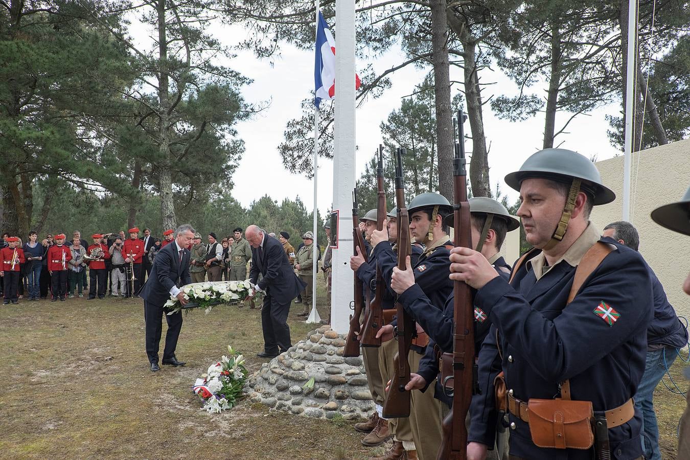 Emotivo homenaje a los gudaris del Batallón Gernika