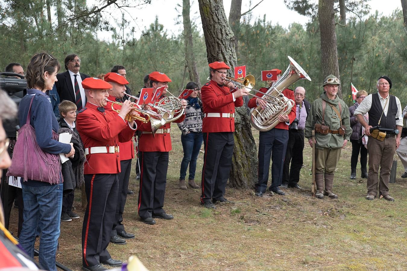 Emotivo homenaje a los gudaris del Batallón Gernika