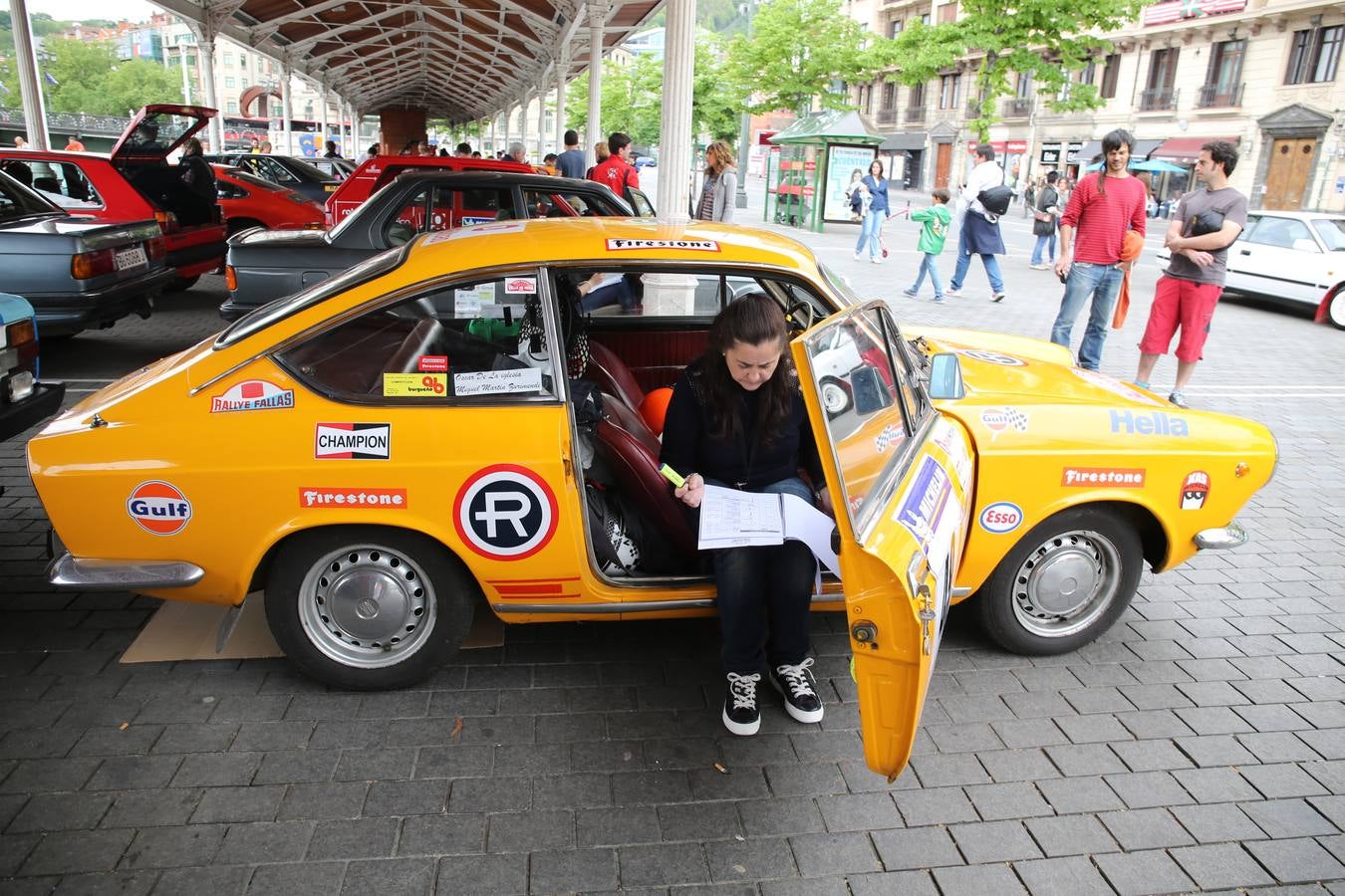 Cerca de 50 coches clásicos compiten en el Rallyestone