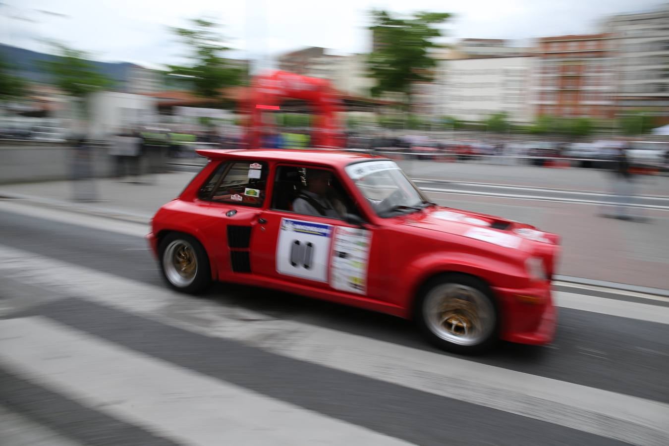 Cerca de 50 coches clásicos compiten en el Rallyestone