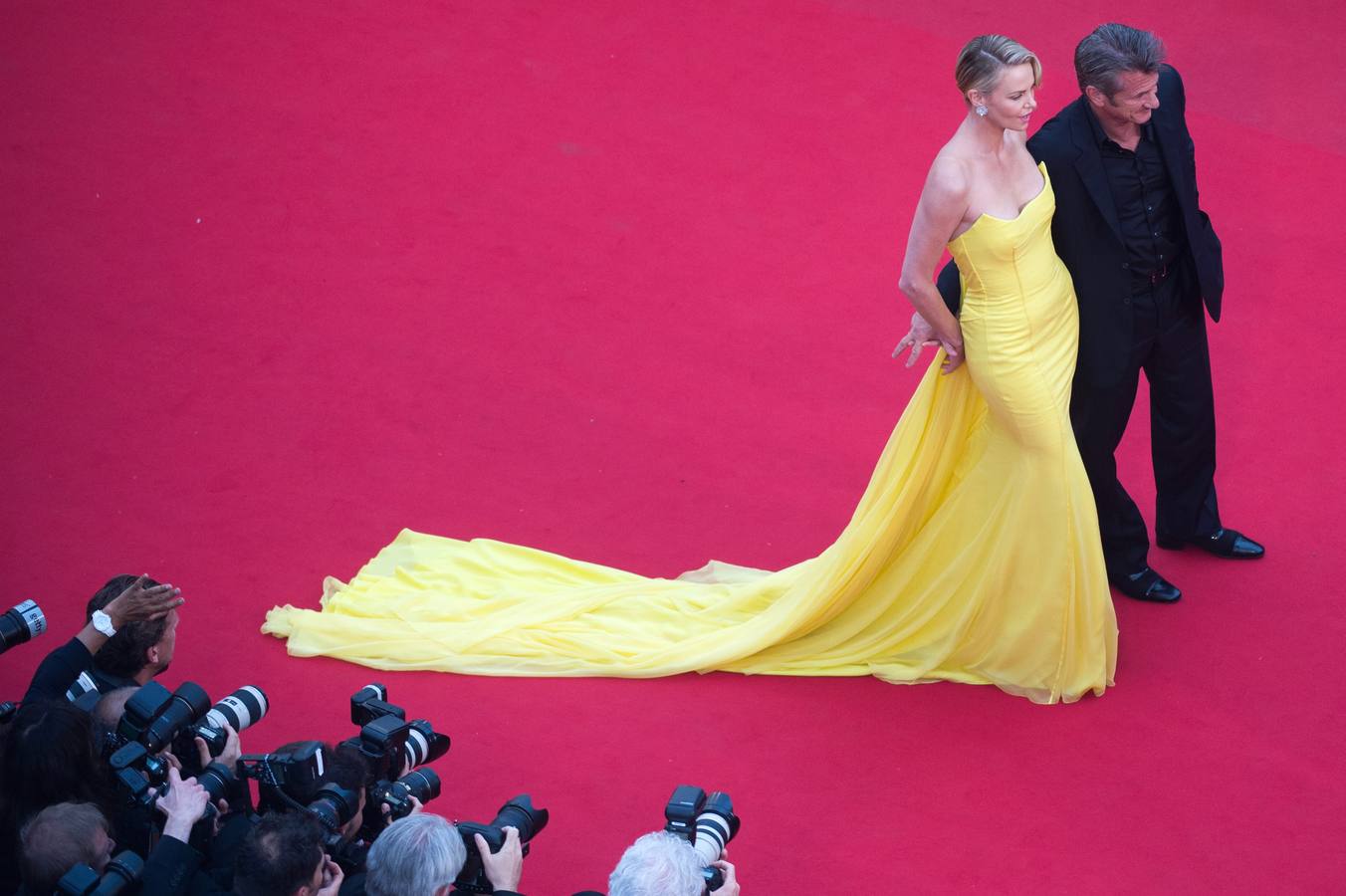 Charlize Theron y Sean Penn, la pareja más brillante en Cannes