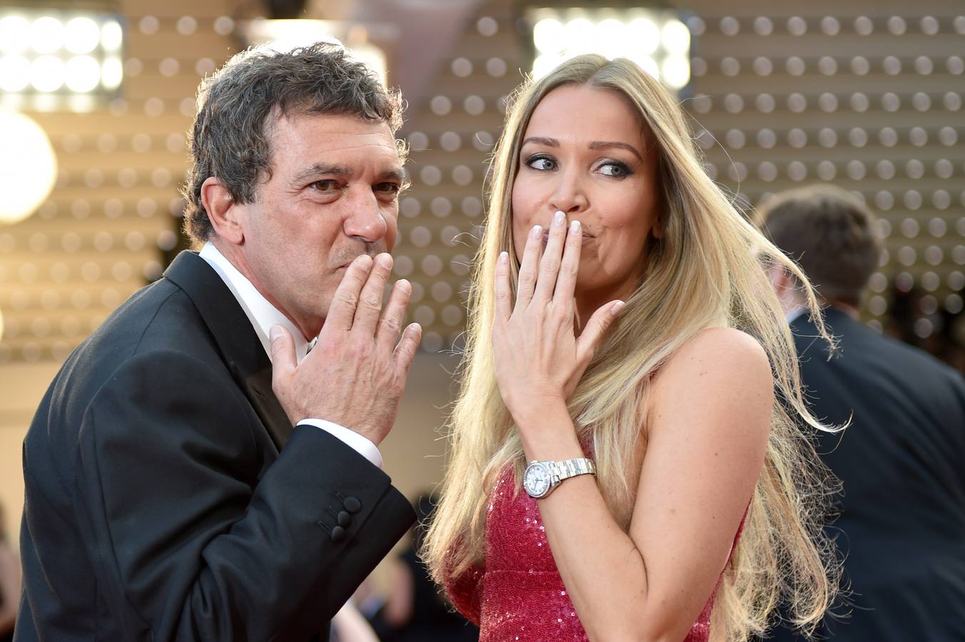 Antonio Banderas presume de su espectacular novia en Cannes