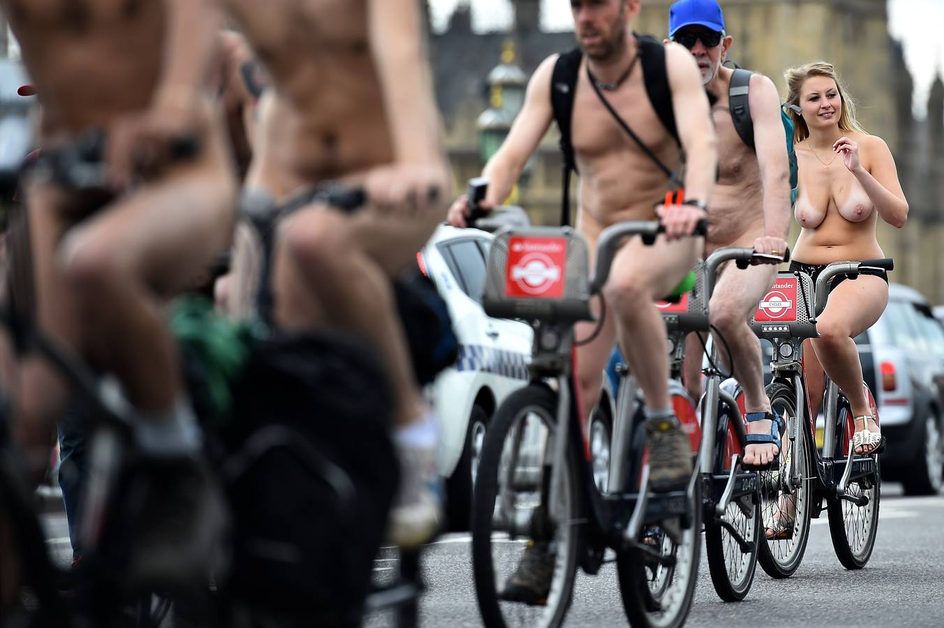 Pedaleando en &#039;cueros&#039;