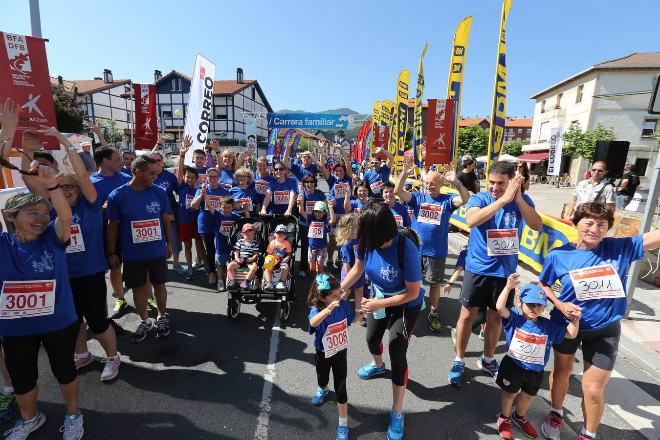 600 personas acuden a la Carrera Familiar de Abanto-Zierbena