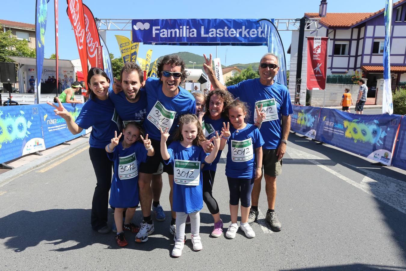 600 personas acuden a la Carrera Familiar de Abanto-Zierbena