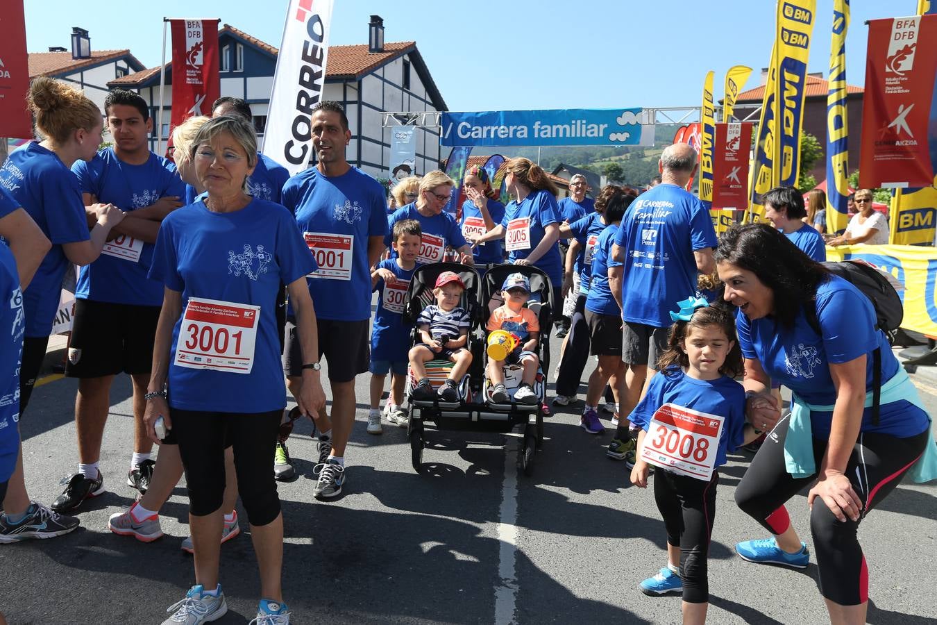600 personas acuden a la Carrera Familiar de Abanto-Zierbena