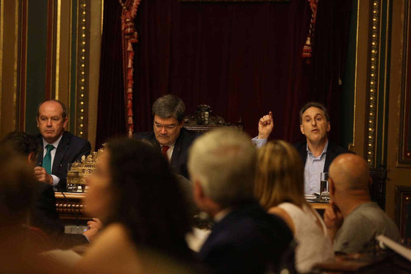 El primer pleno de Juan Mari Aburto como alcalde de Bilbao