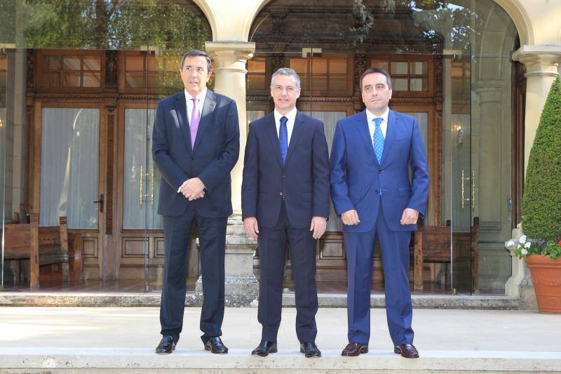 José Luis Bilbao, el lehendakari Iñigo Urkullu y el vicepresidente del TVCP, José Angel Quintanilla.